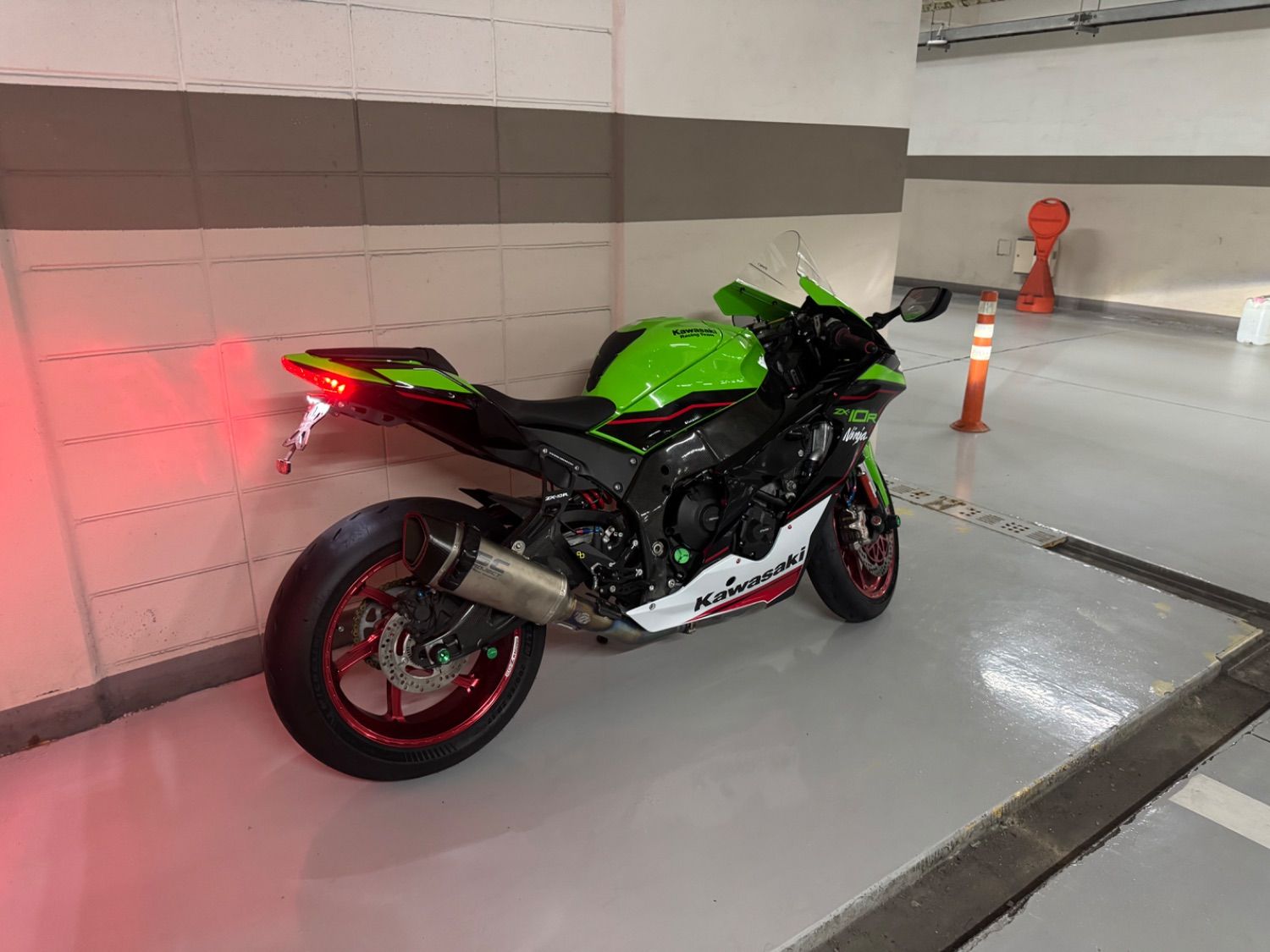 가와사키 닌자 ZX 10 R 2021 그린 사진 5
