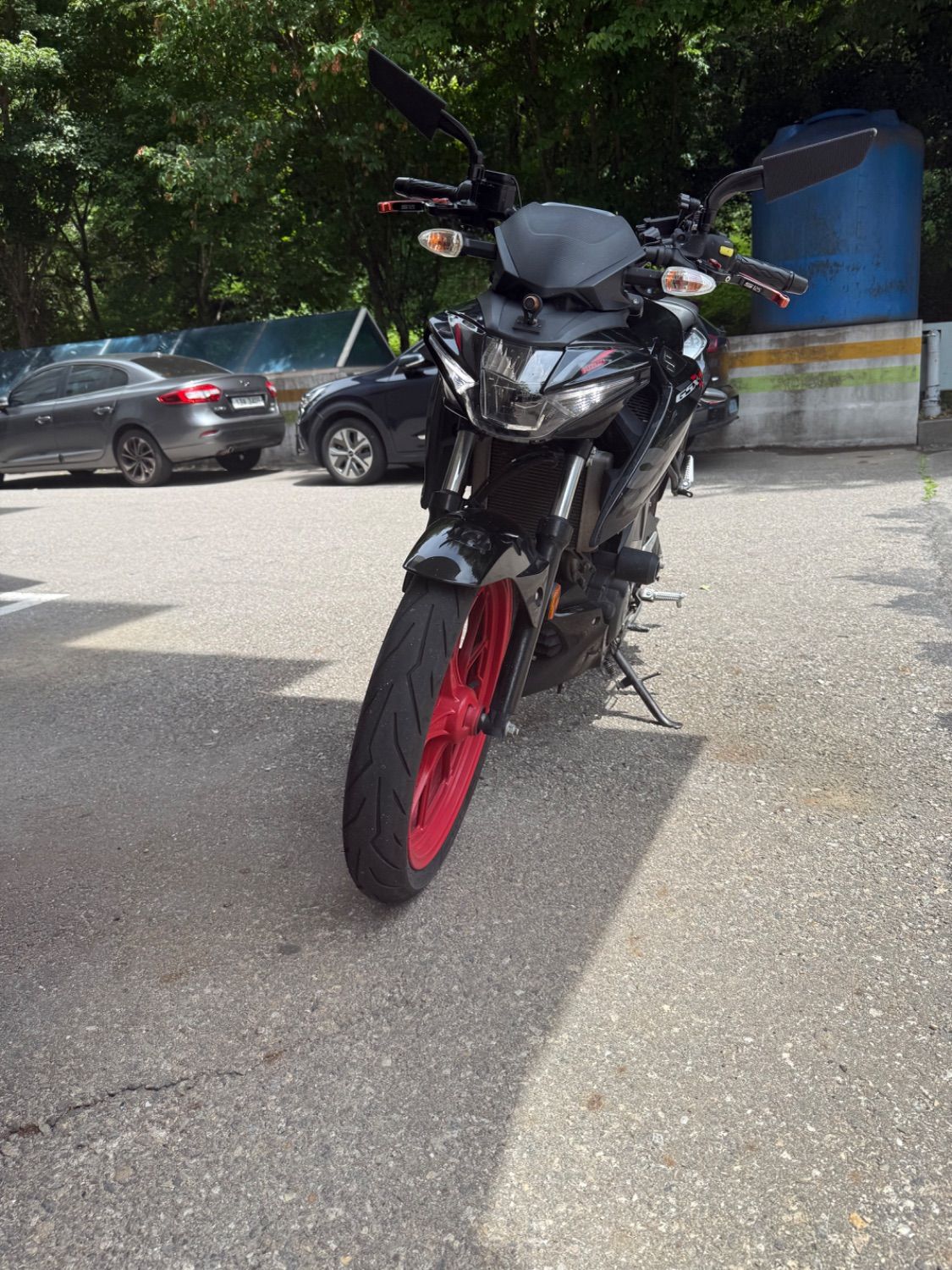 스즈키 GSX S 125 more