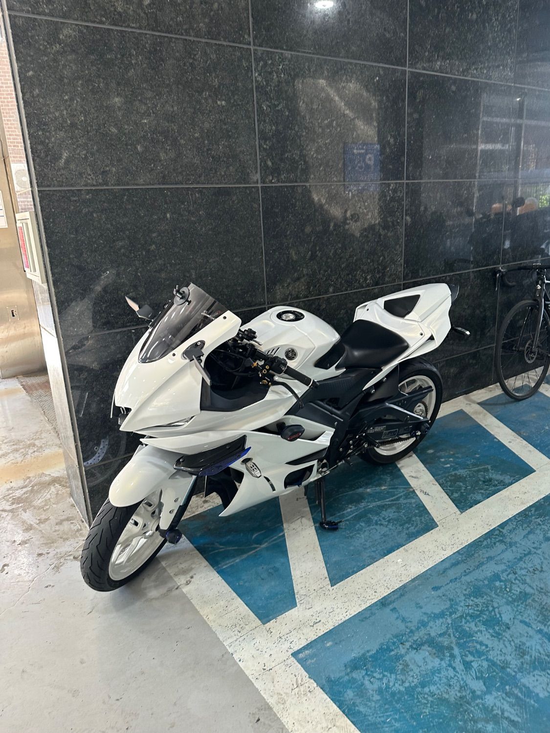야마하 YZF R3 main