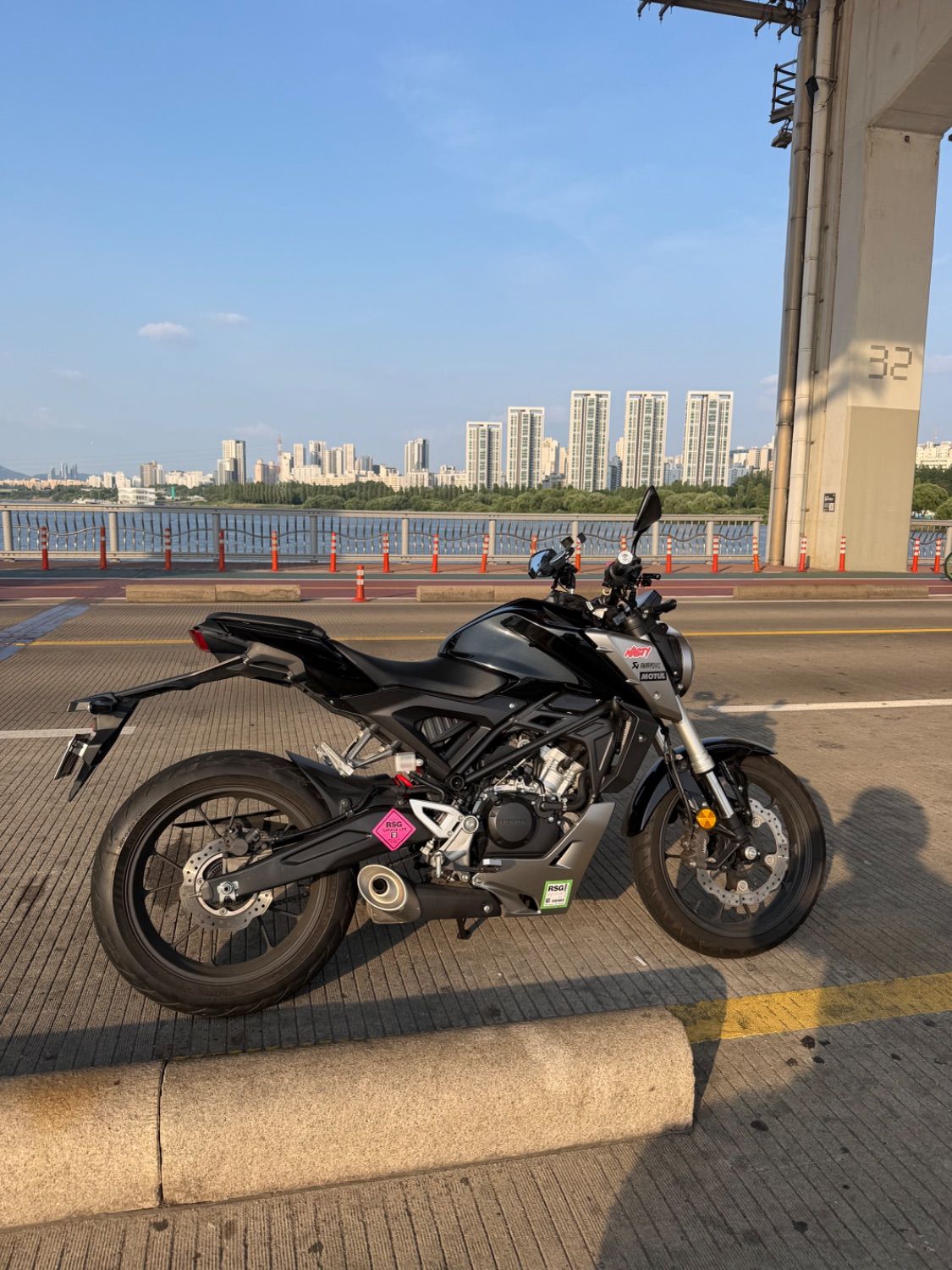 혼다 CB 125 R main