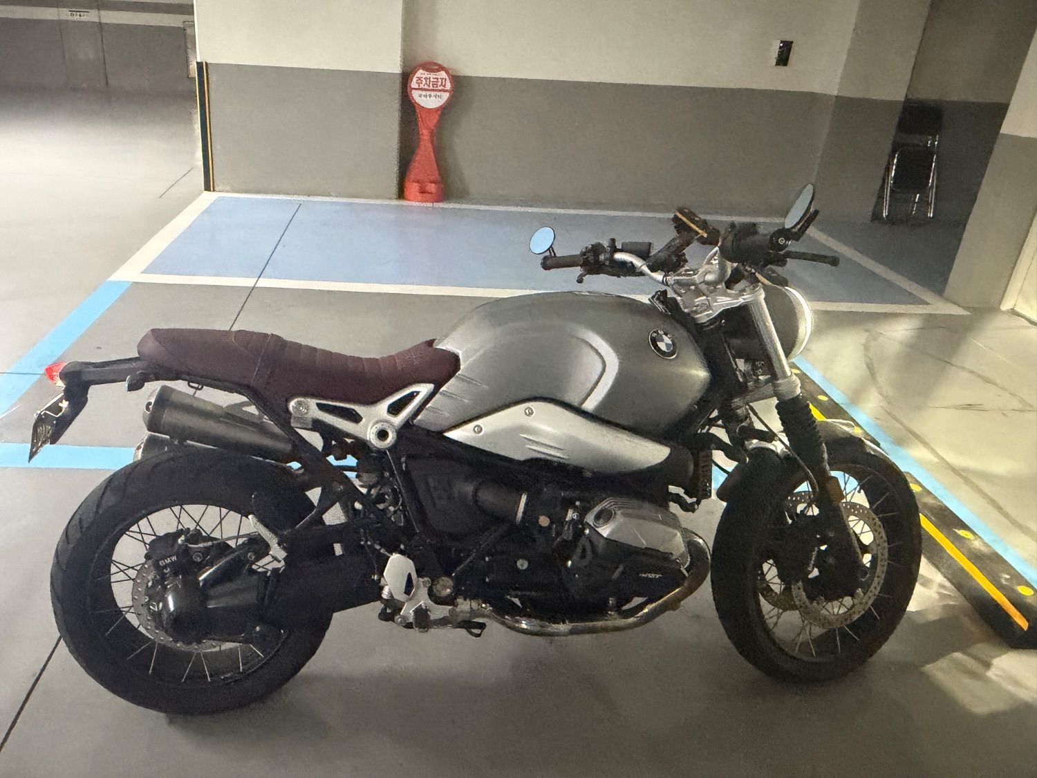 BMW R nine T 스크램블러 more