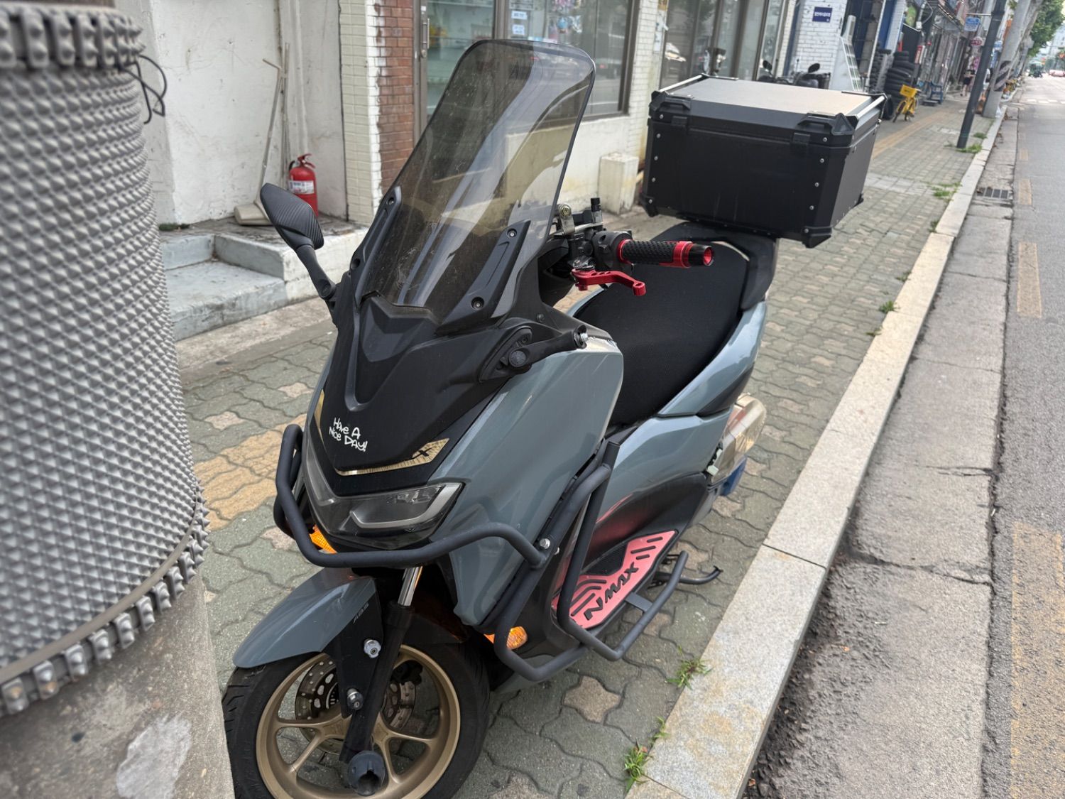야마하 NMAX 125 thumb 2