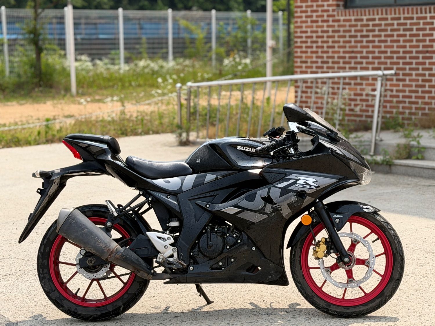 스즈키 GSX R 125 ABS thumb 2