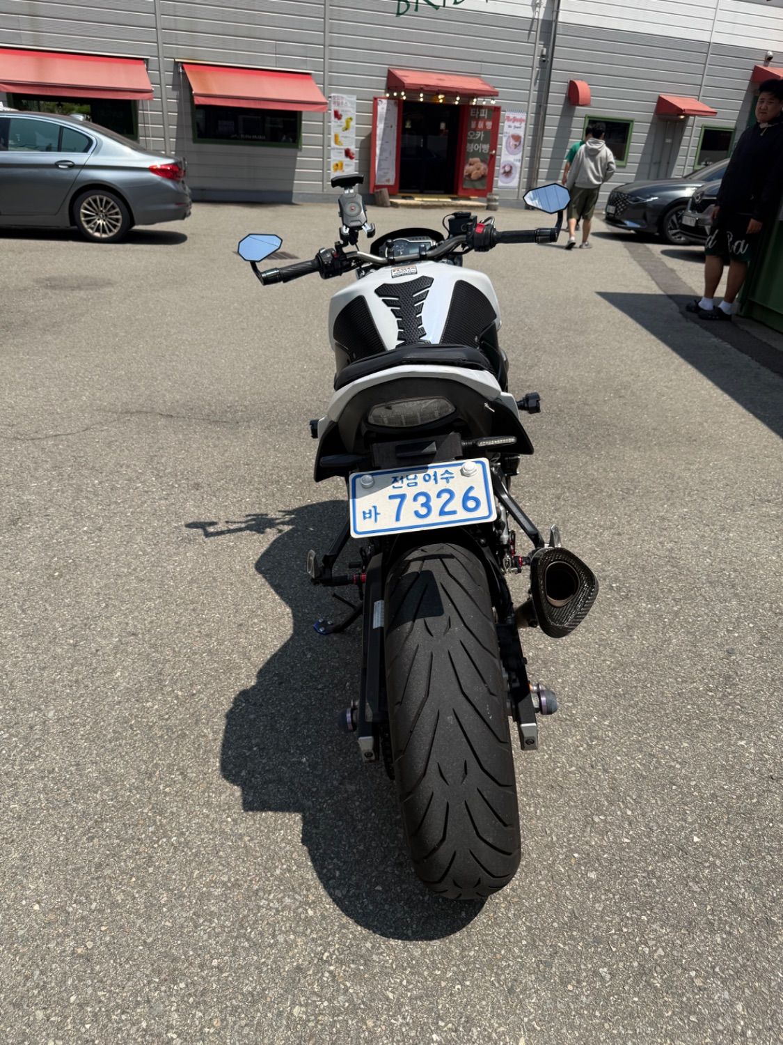 스즈키 GSX S 750 more