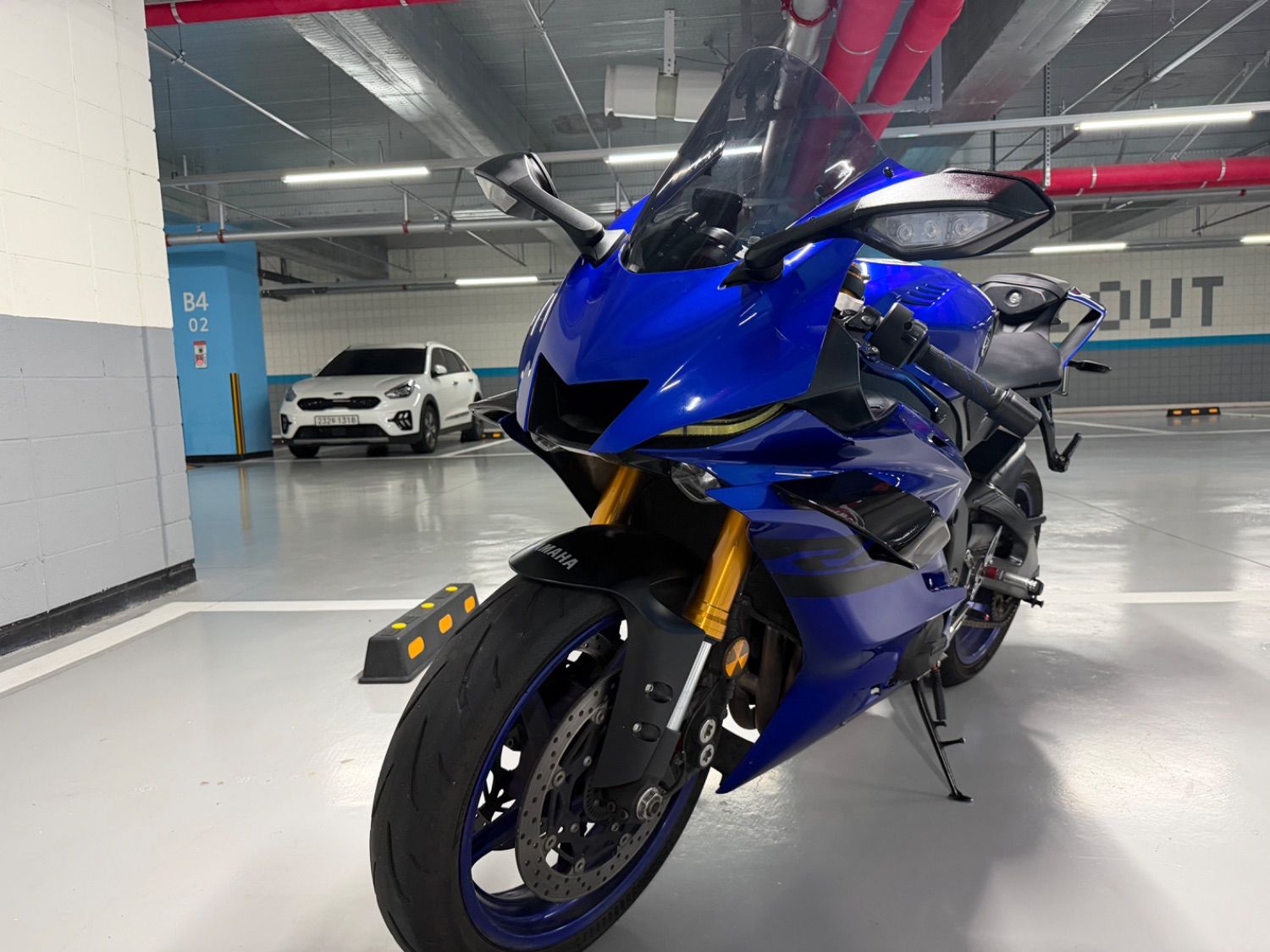야마하 YZF R6 thumb 2