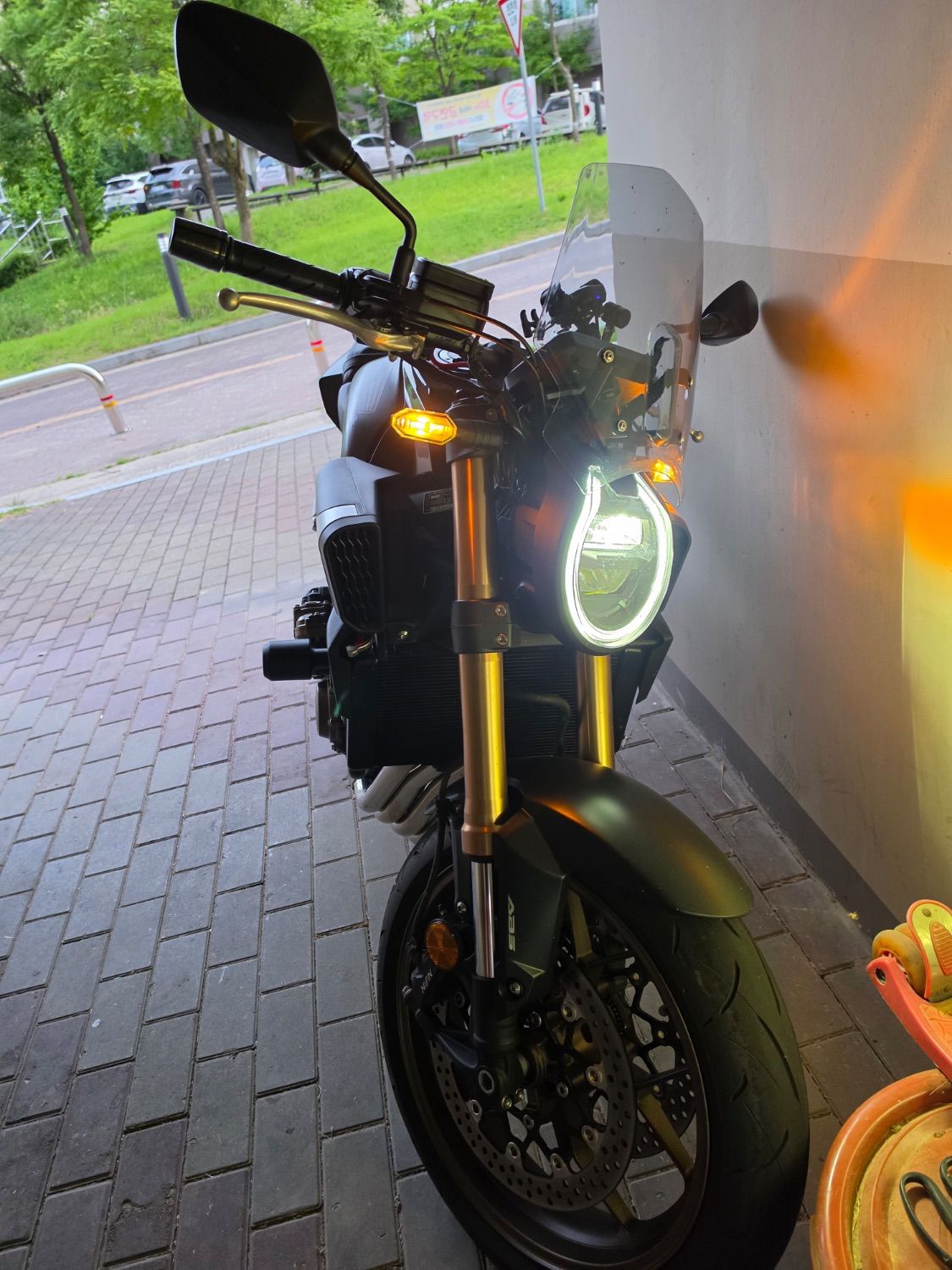 혼다 CB 650 R E-CLUTCH 2024 블랙
