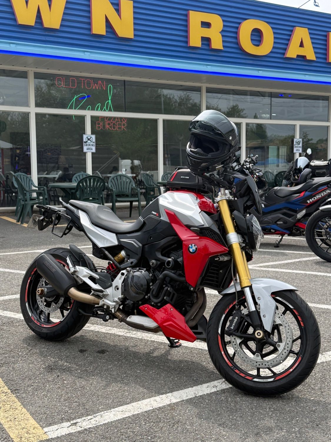 BMW F 900 R main