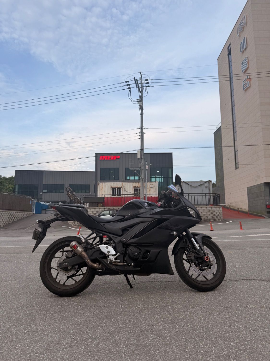 야마하 YZF R3 more