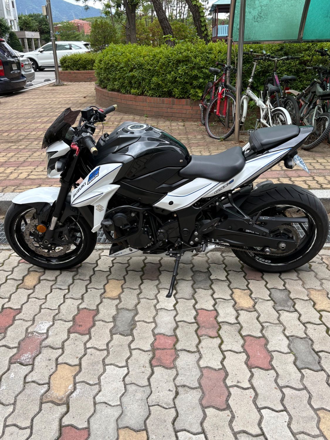 스즈키 GSX S 750 main