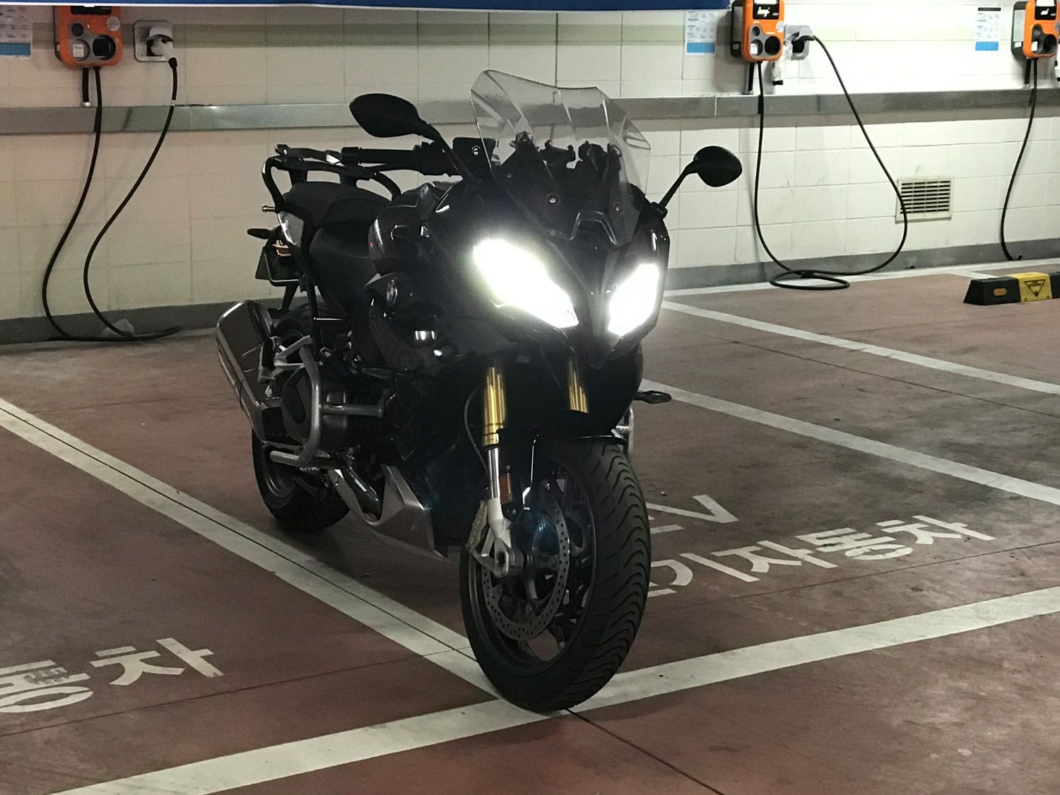 BMW R 1250 RS 2023 블랙 사진 1