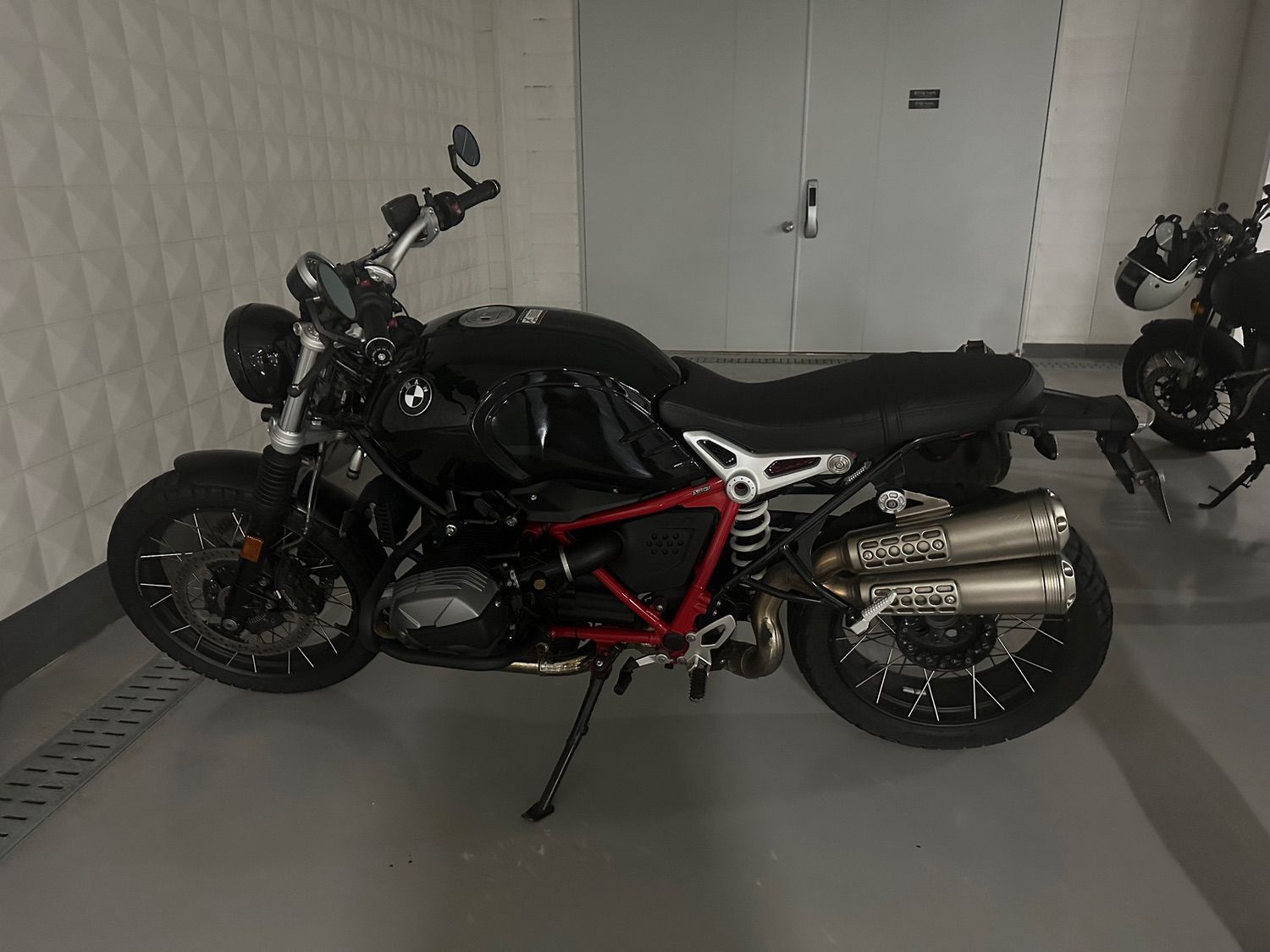 BMW R nine T 스크램블러 2021 블랙