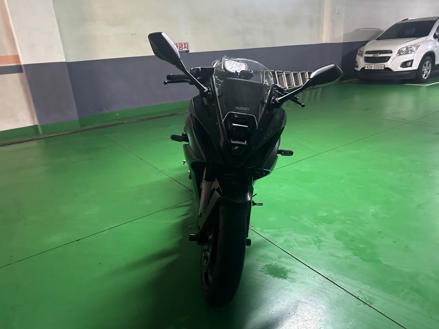 스즈키 GSX 8R thumb 2