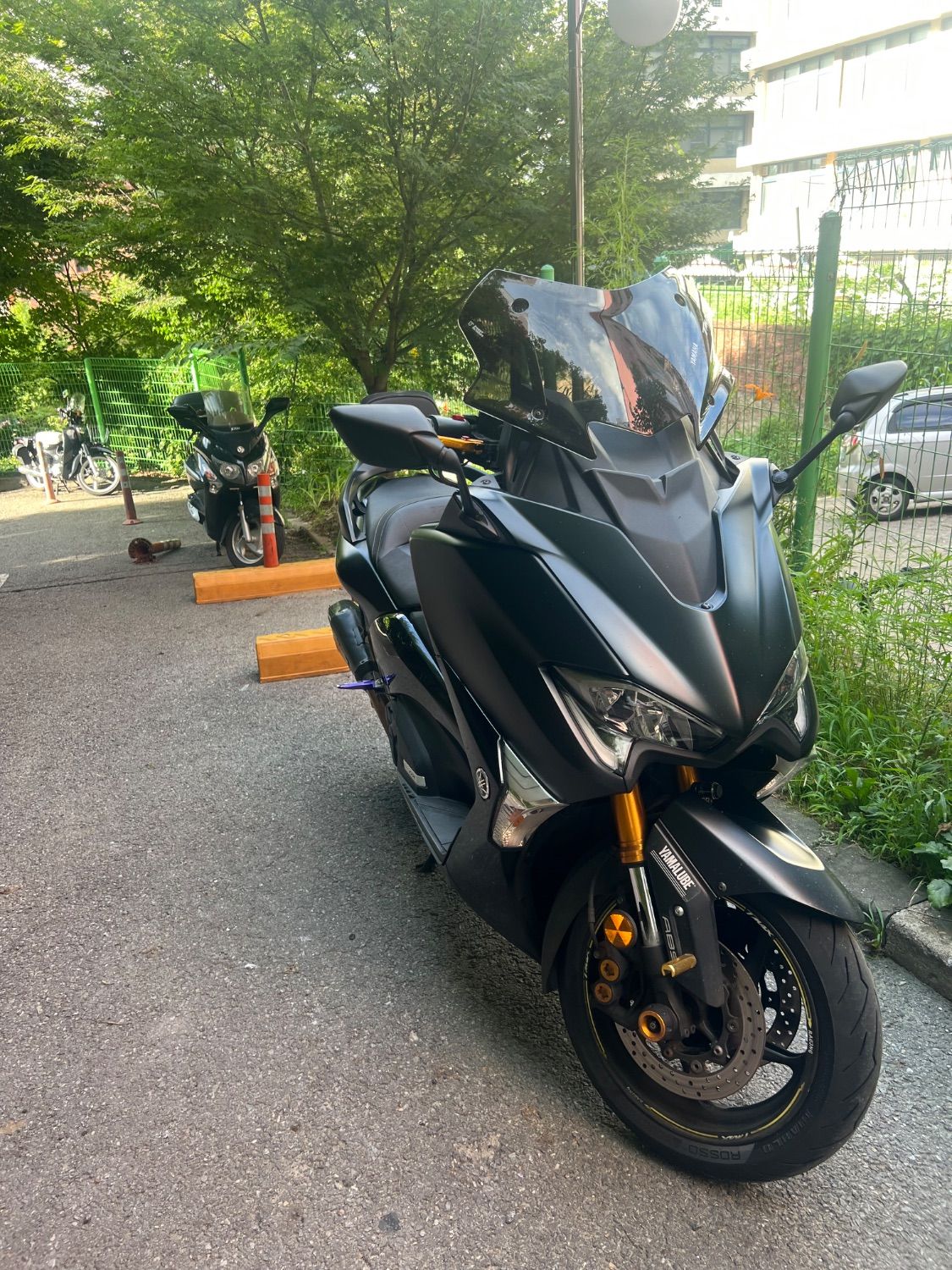 야마하 TMAX DX main