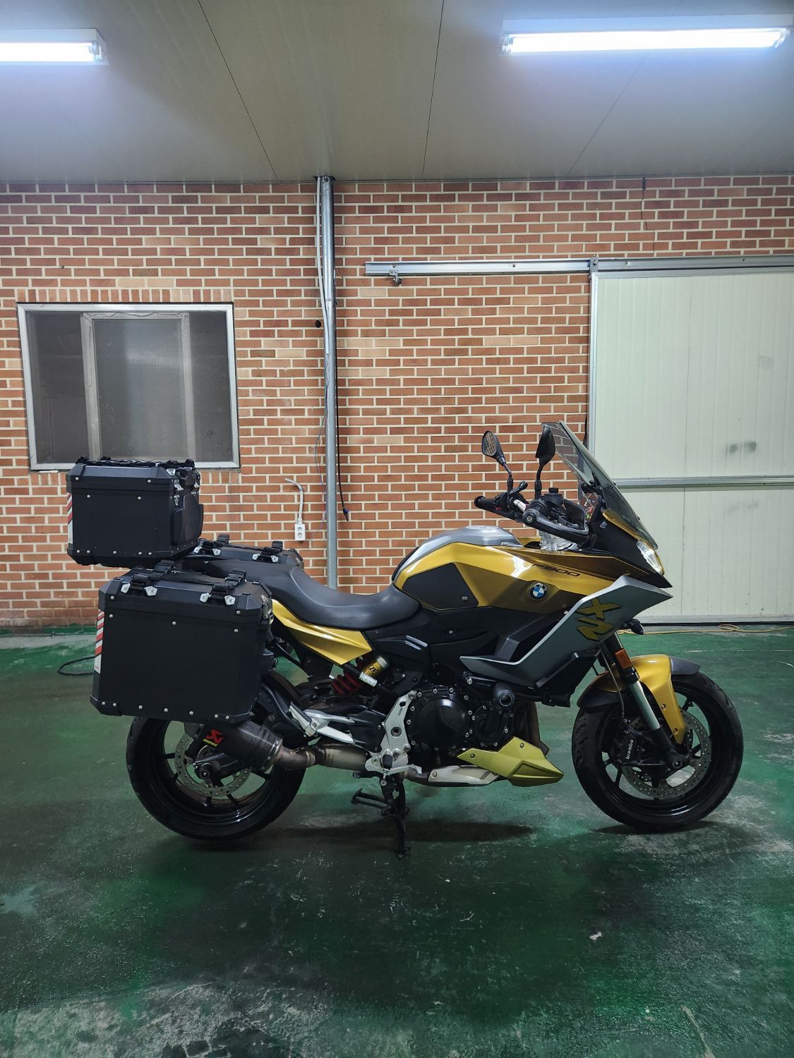BMW F 900 XR thumb 2