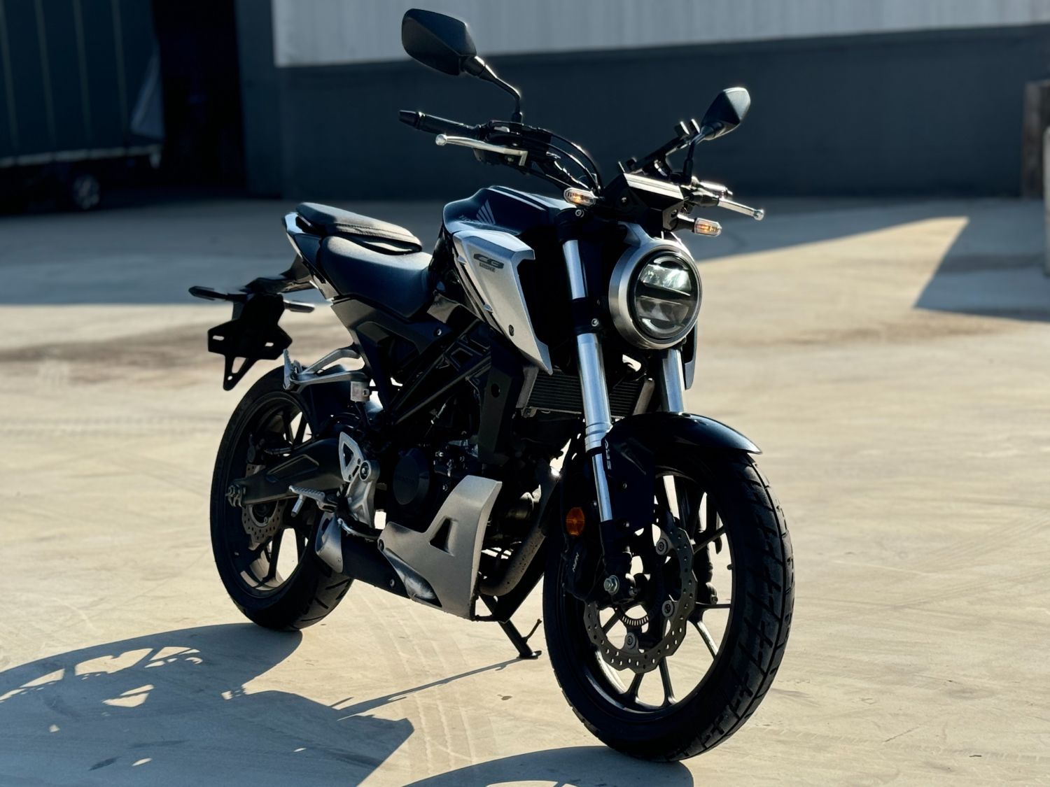 혼다 CB 125 R main