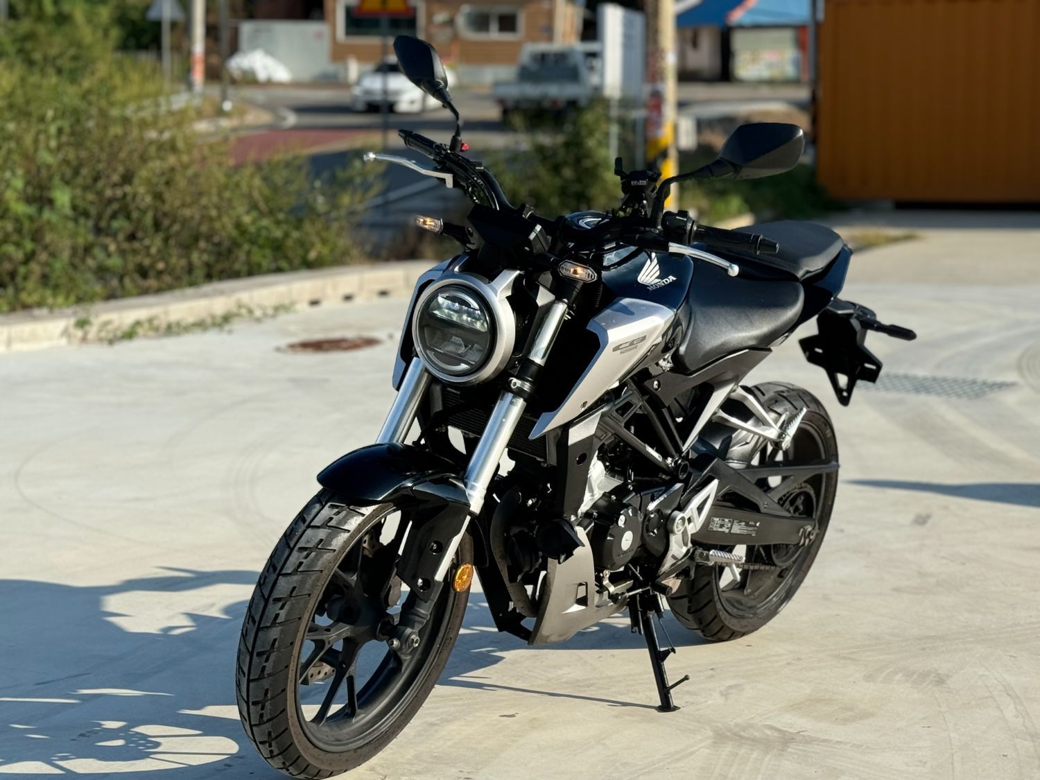 혼다 CB 125 R thumb 2