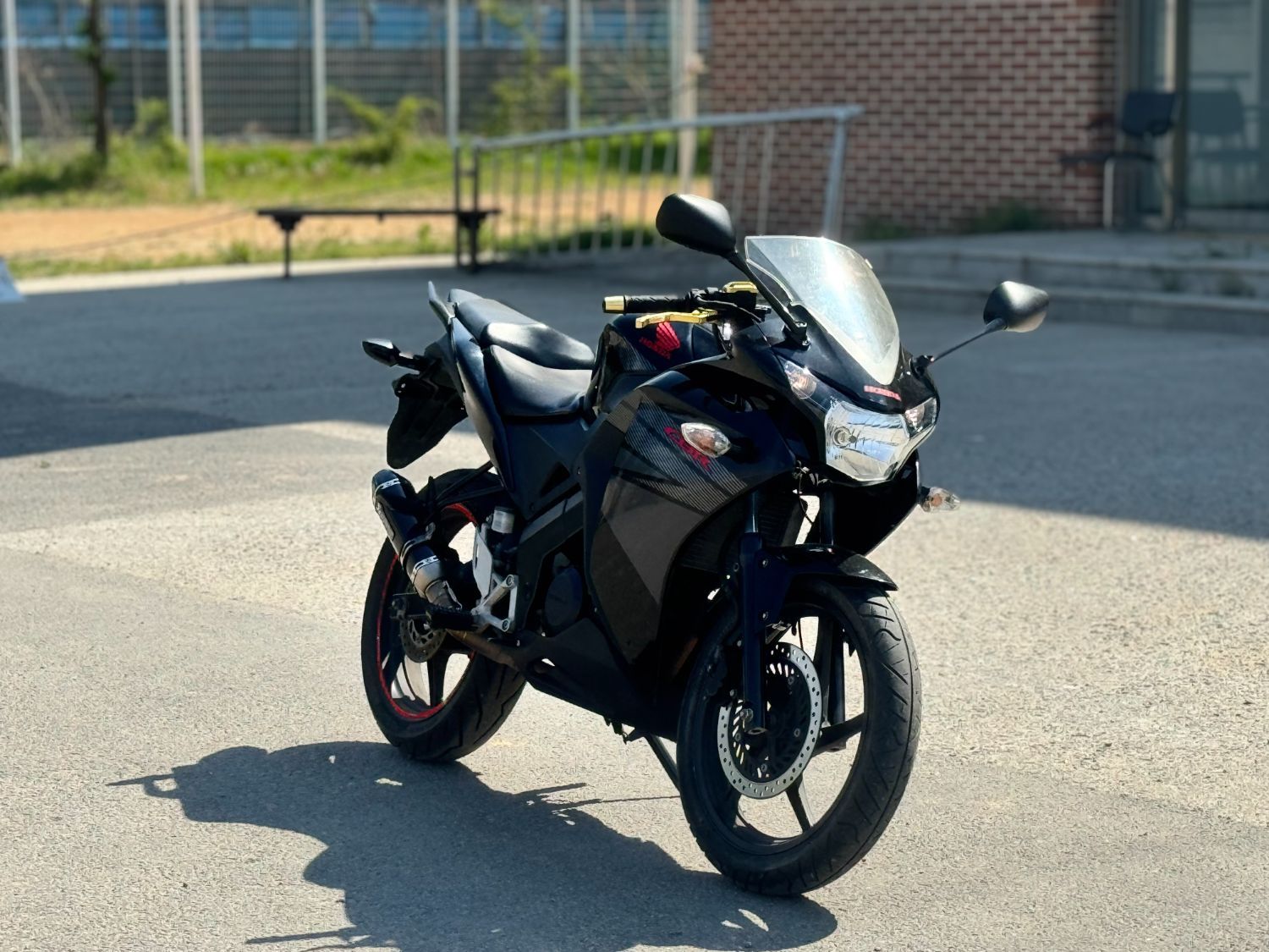 혼다 CBR 125 R main