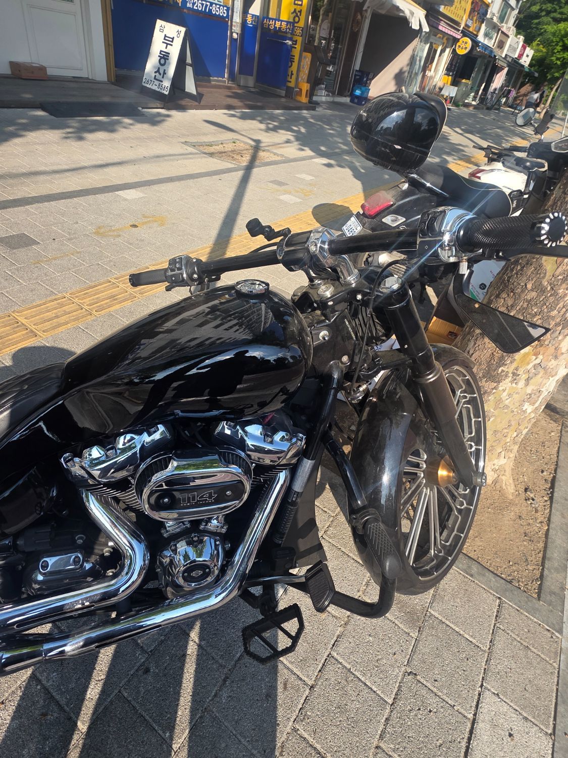 할리데이비슨 브레이크아웃 114 2018 블랙 사진 1