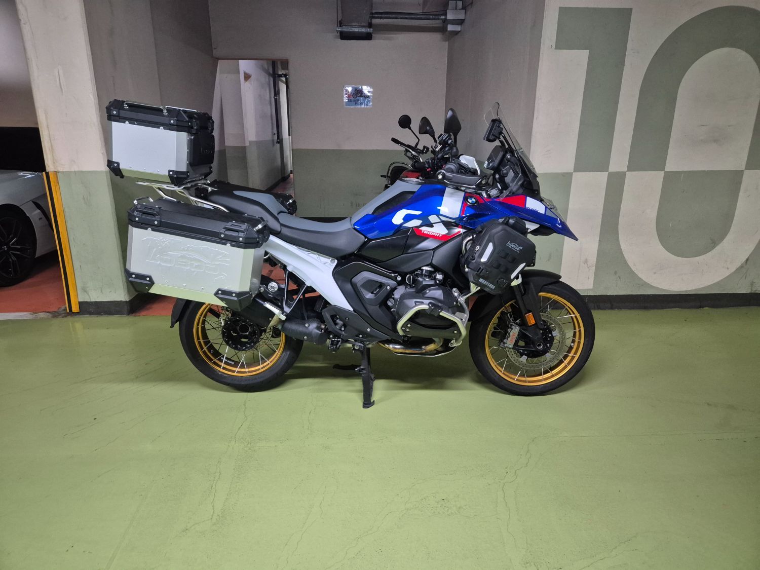 BMW R 1300 GS 2024 블루 사진 1