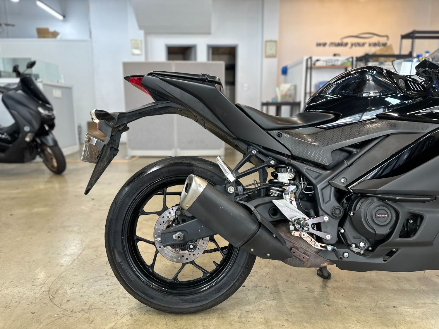 야마하 YZF R3 more