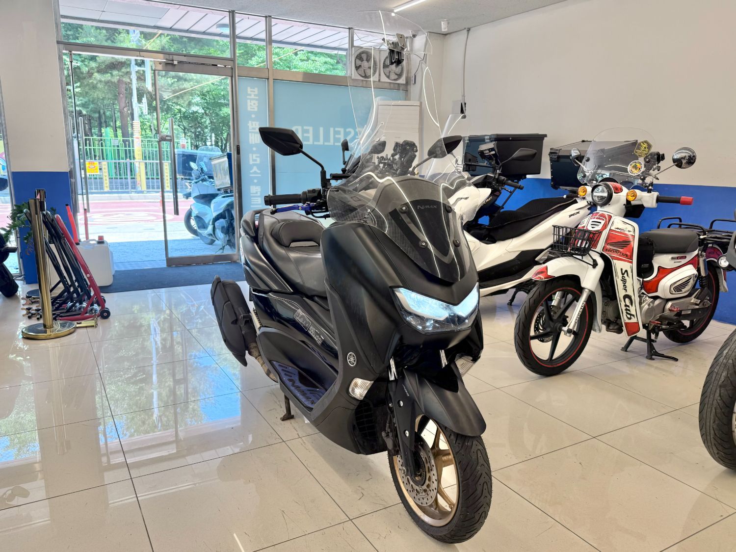 야마하 NMAX 125 more