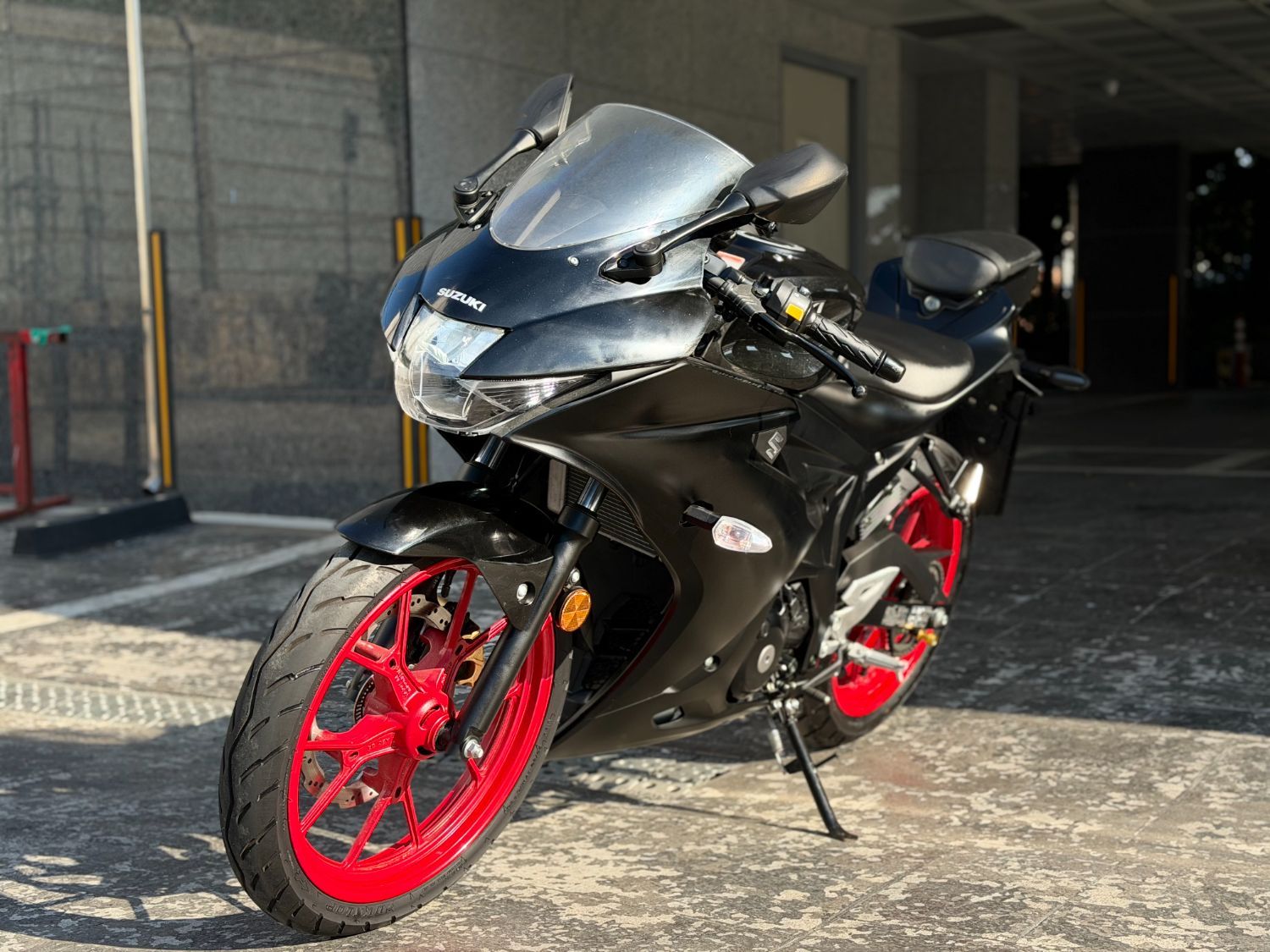 스즈키 GSX R 125 ABS thumb 2