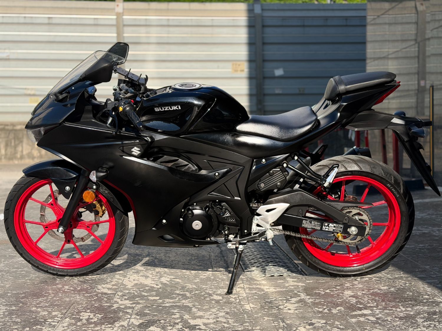 스즈키 GSX R 125 ABS more