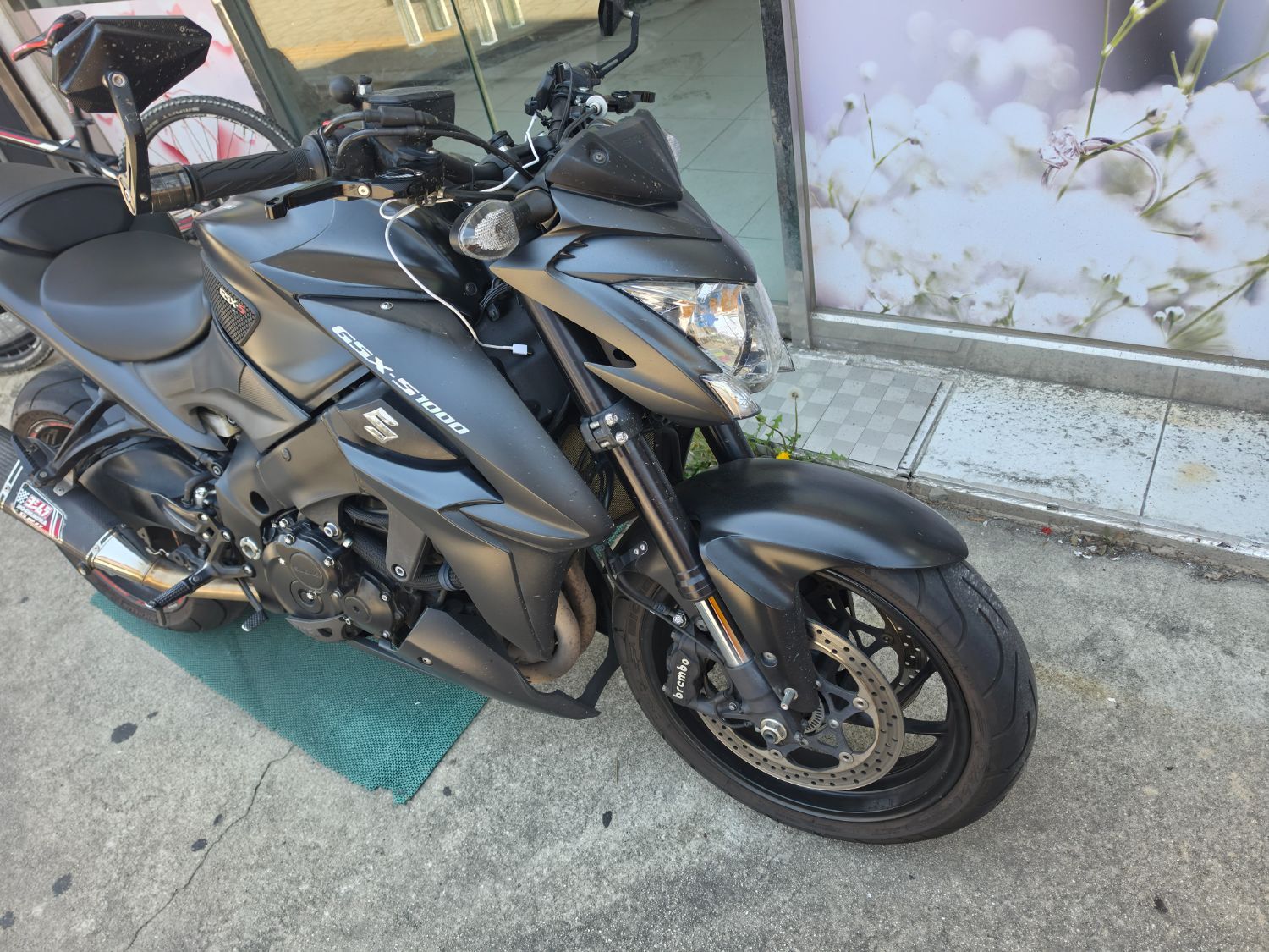 스즈키 GSX S 1000 more