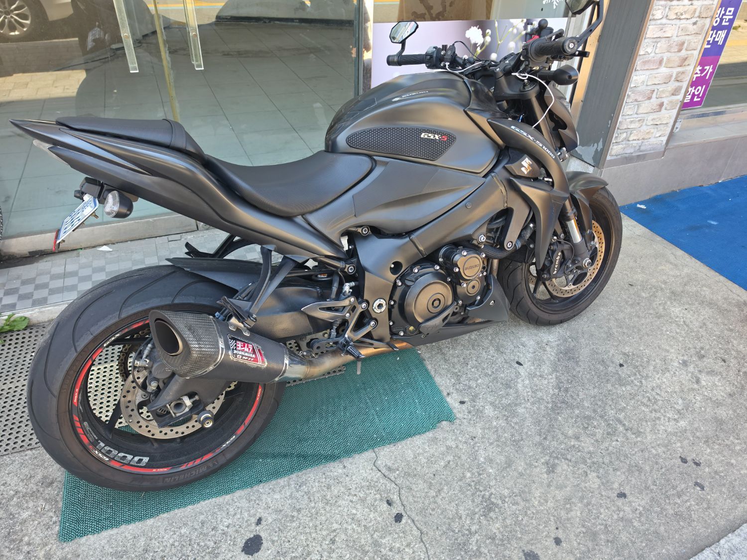 스즈키 GSX S 1000 main