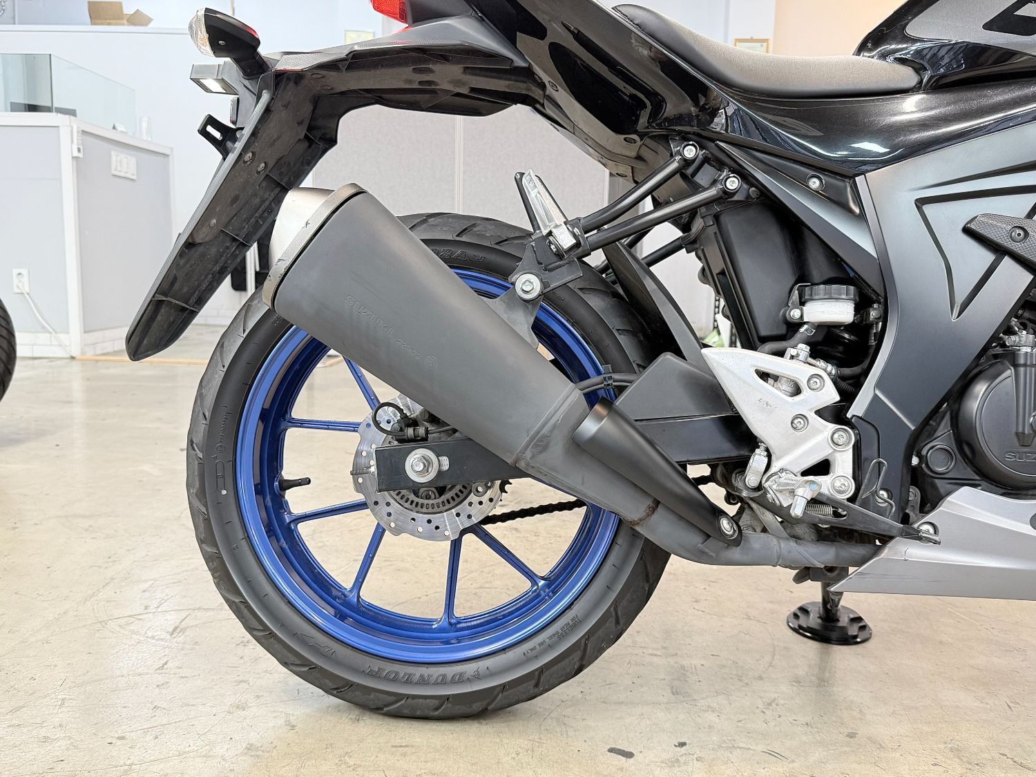 스즈키 GSX S 125 thumb 2