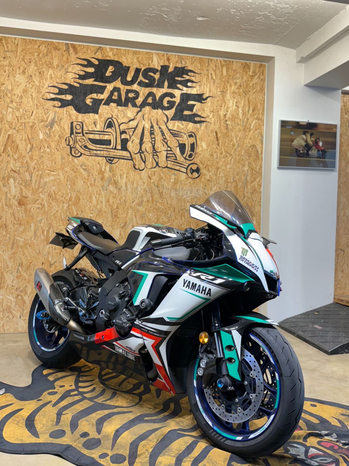 야마하 YZF R1 main
