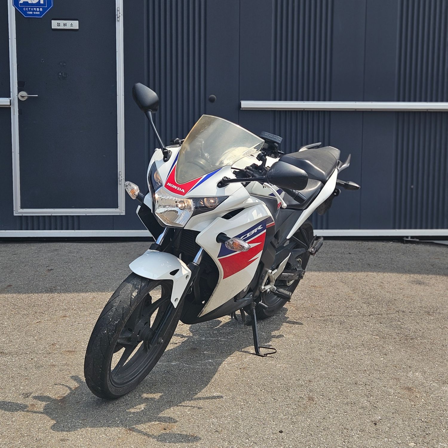 혼다 CBR 125 R thumb 2