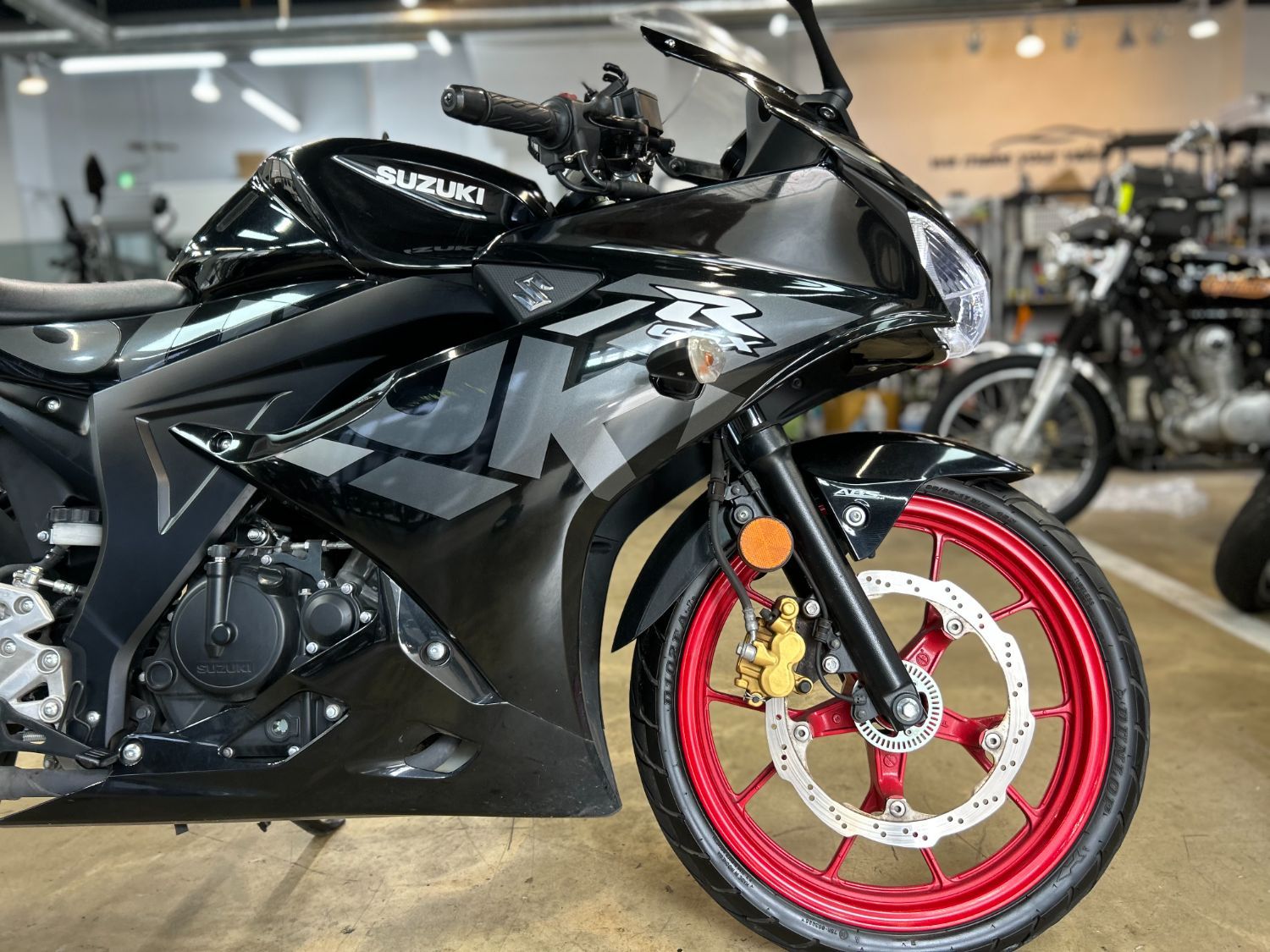 스즈키 GSX R 125 ABS thumb 2