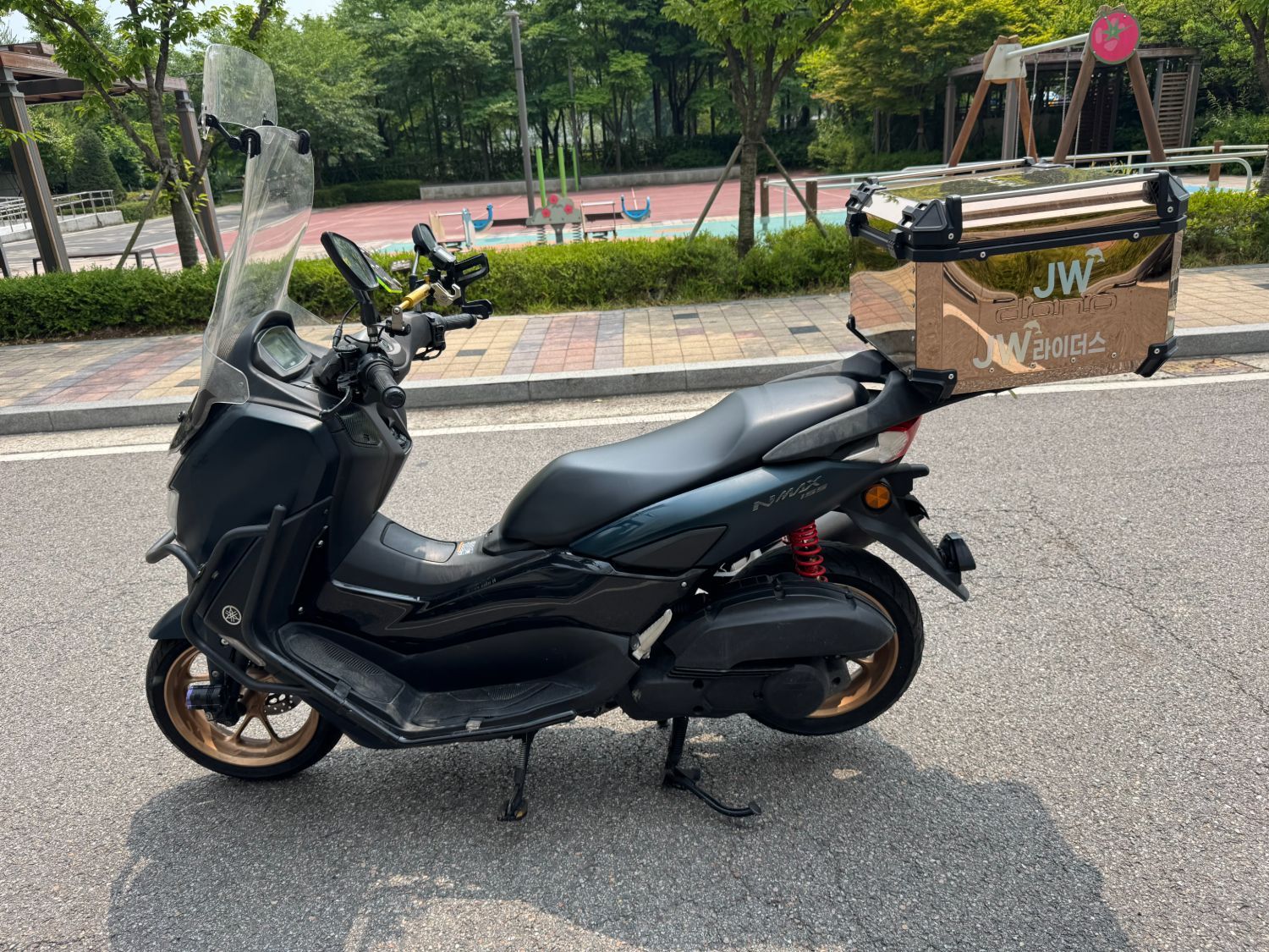 야마하 NMAX 155 more