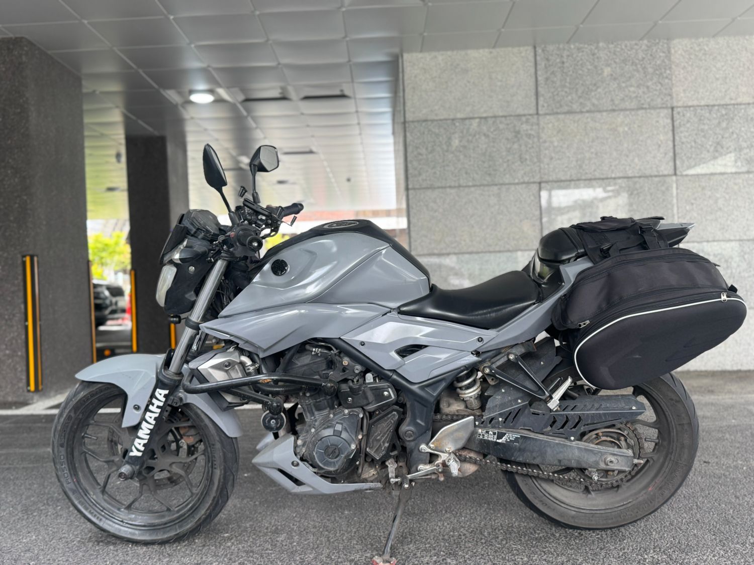 야마하 MT 03 more