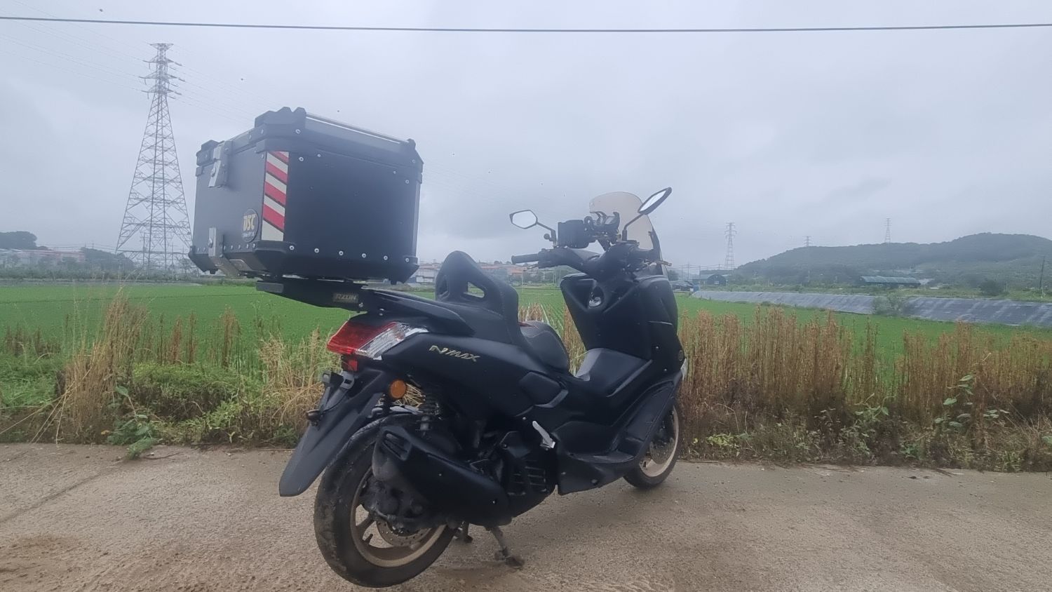 야마하 NMAX 125 more