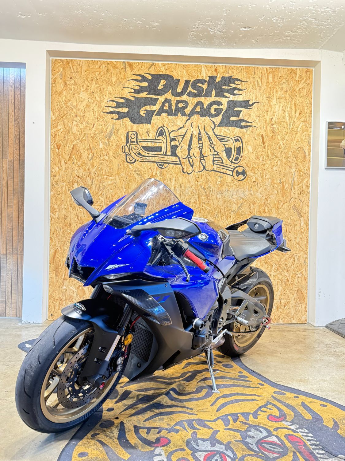 야마하 YZF R1 thumb 2