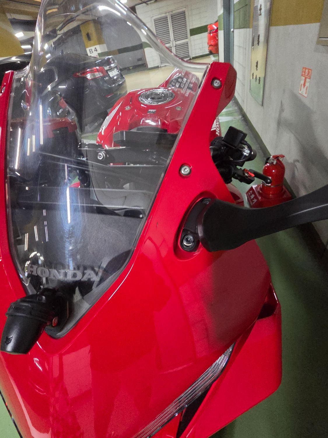 혼다 CBR 650 R E-CLUTCH thumb 2