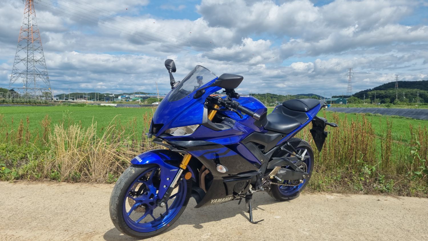 야마하 YZF R3 more