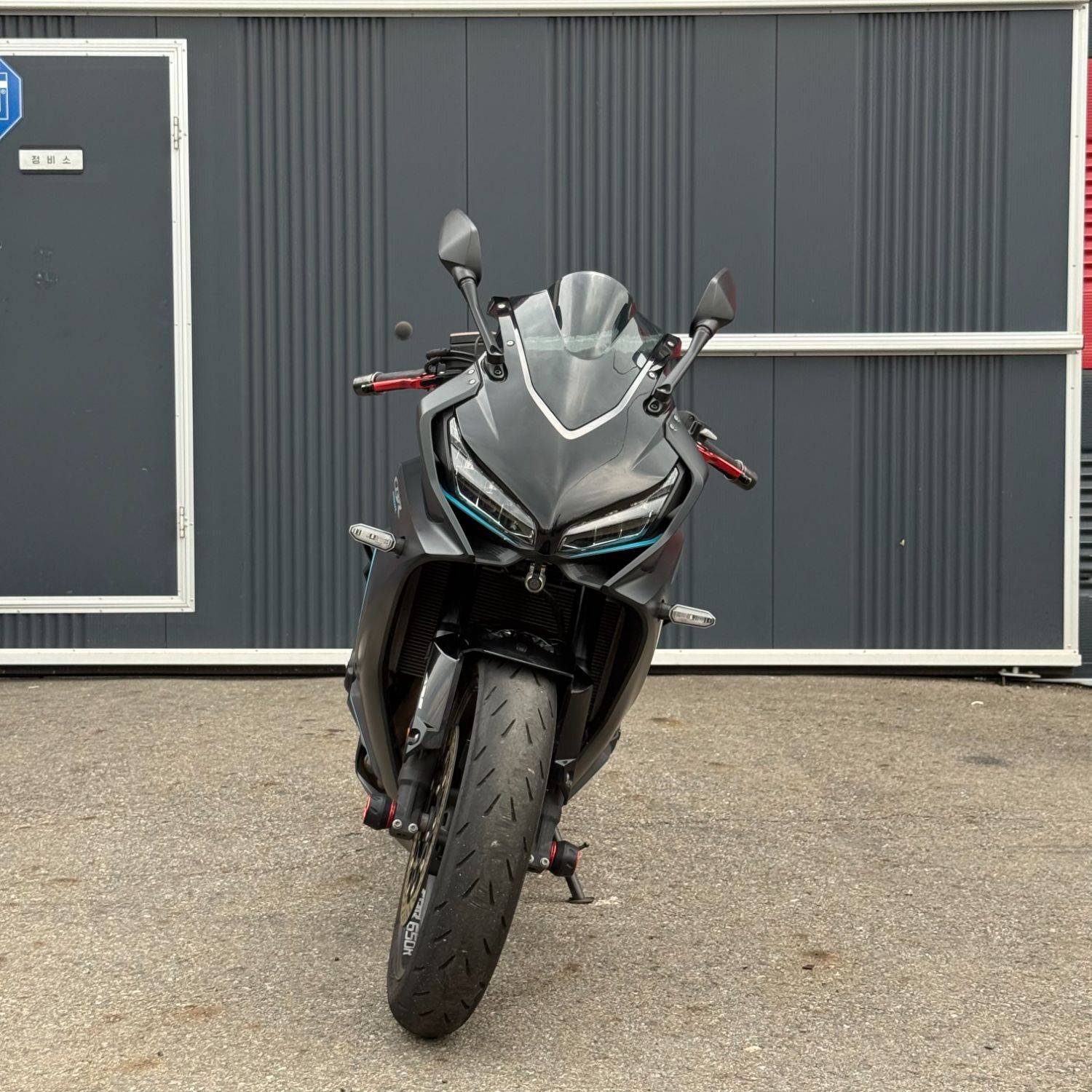 혼다 CBR 650 R MT thumb 2