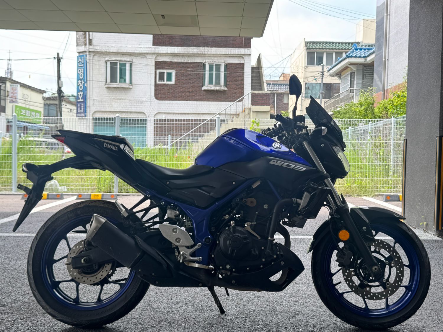 야마하 MT 03 thumb 2