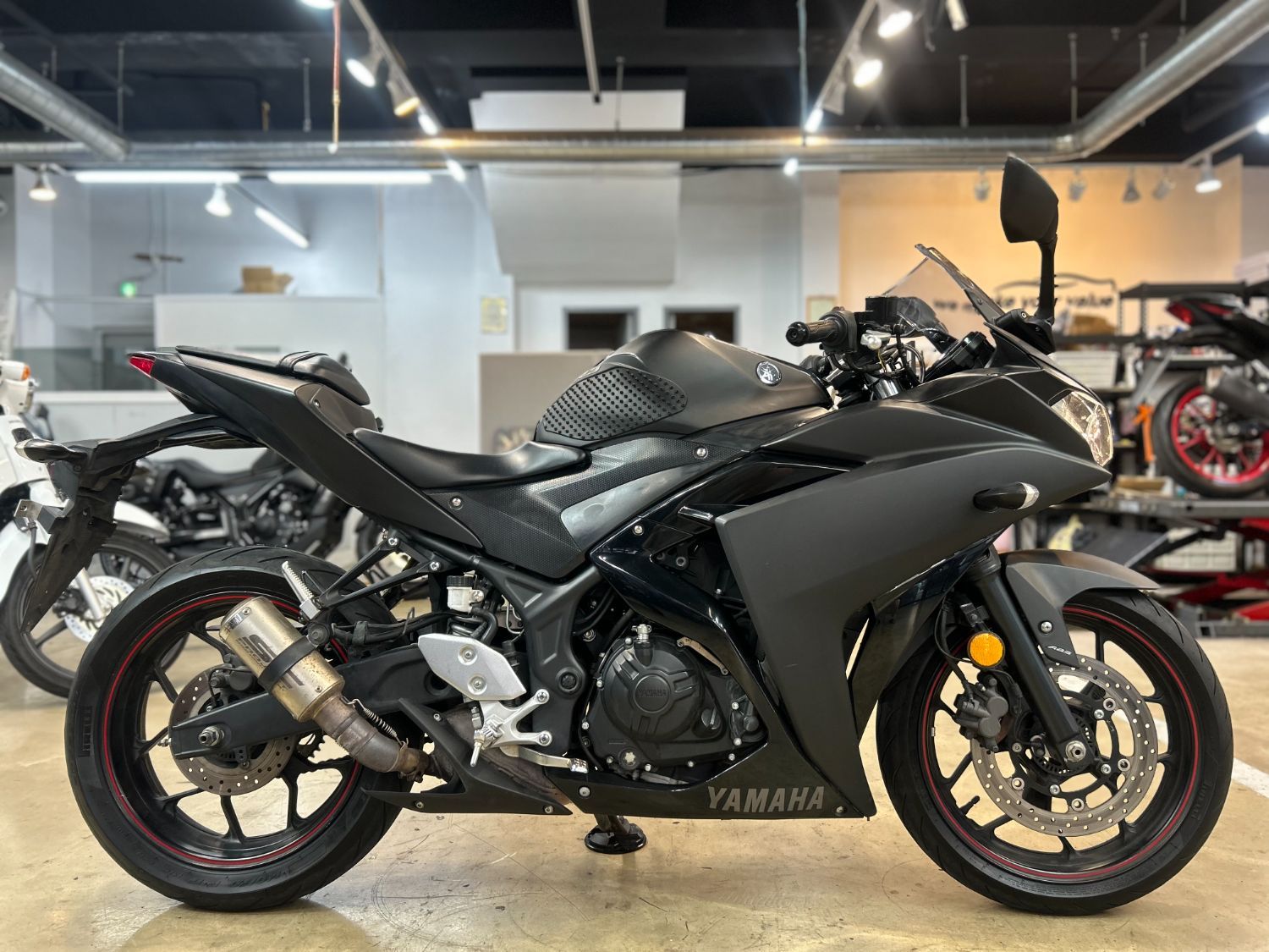 야마하 YZF R3 main