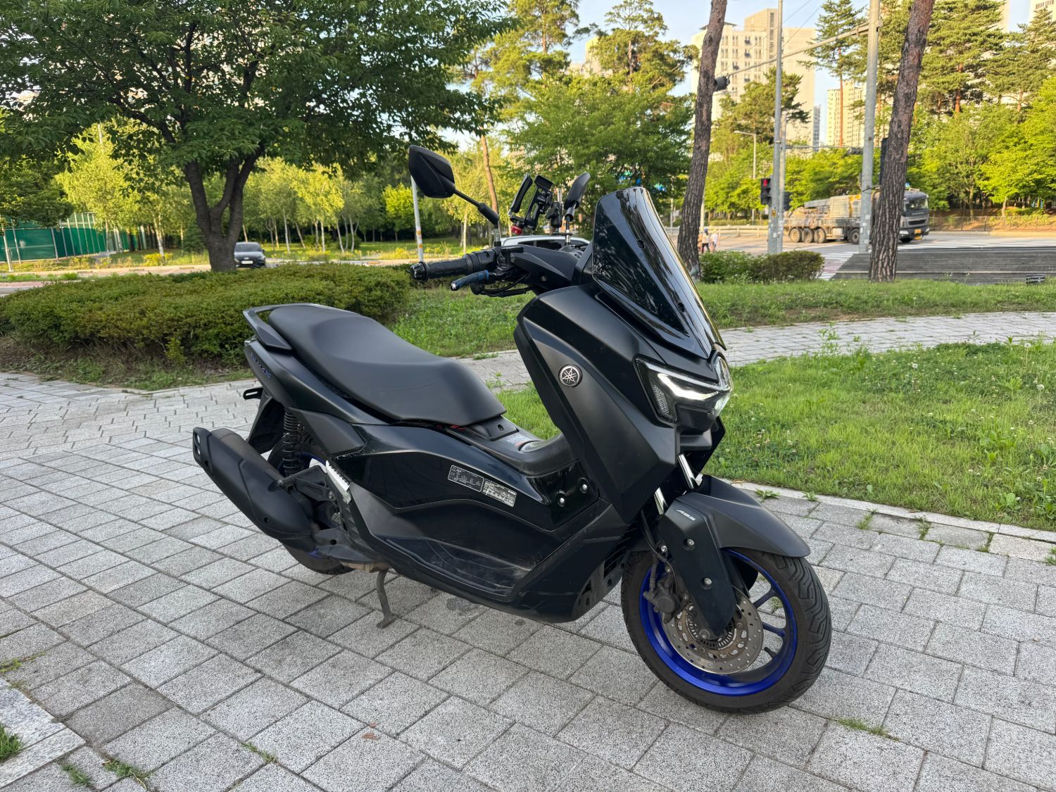 야마하 NMAX 125 thumb 2
