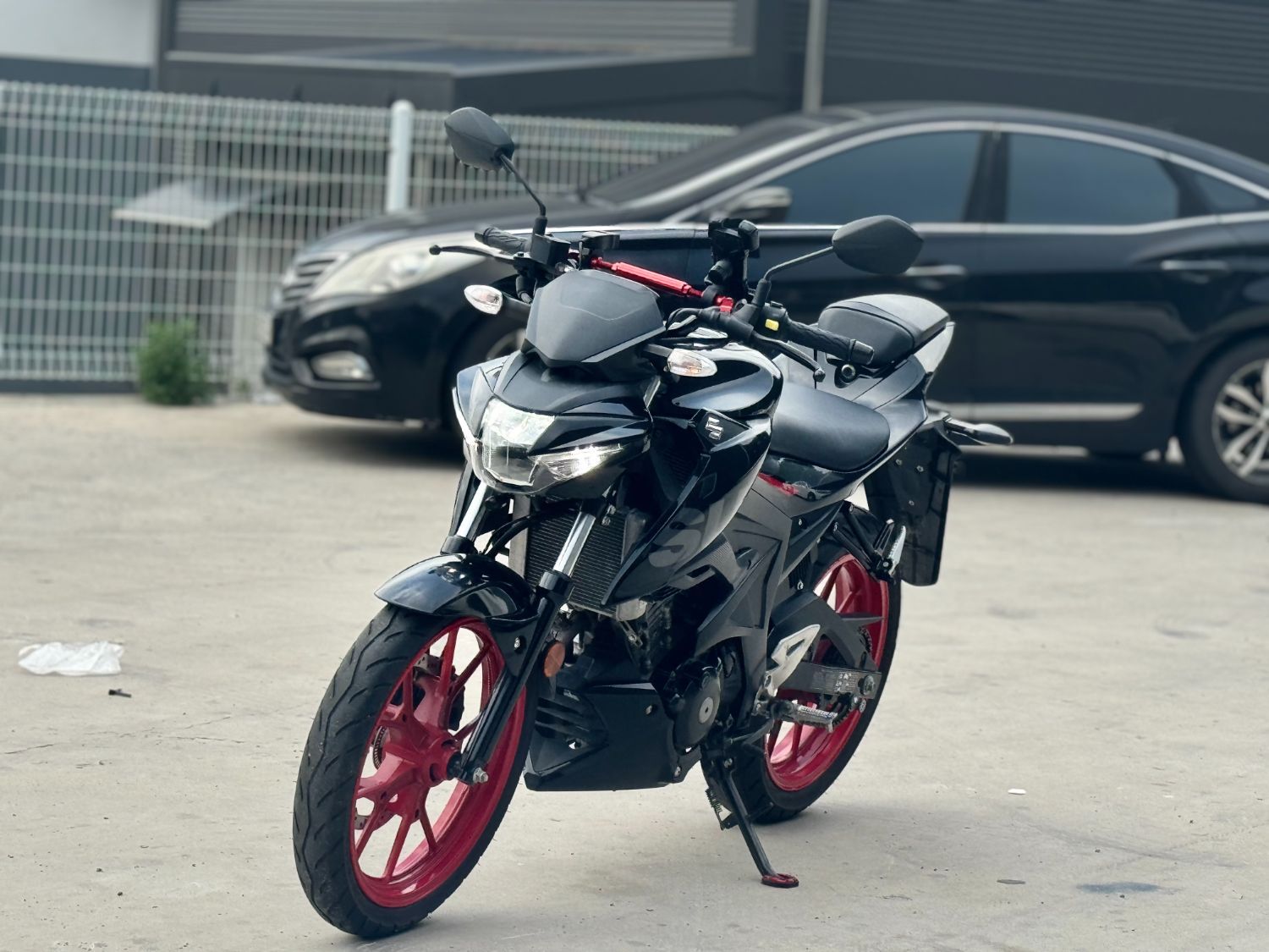스즈키 GSX S 125 more