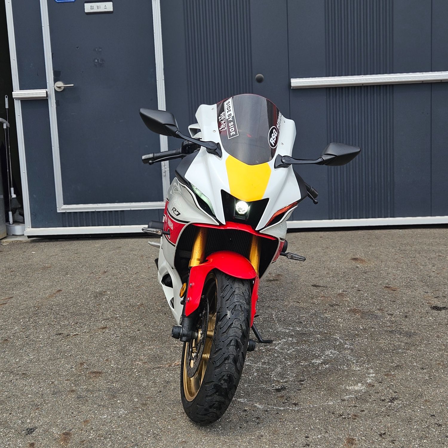 야마하 YZF R7 more