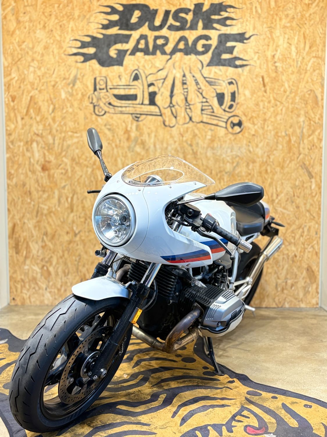 BMW R nine T 레이서 more