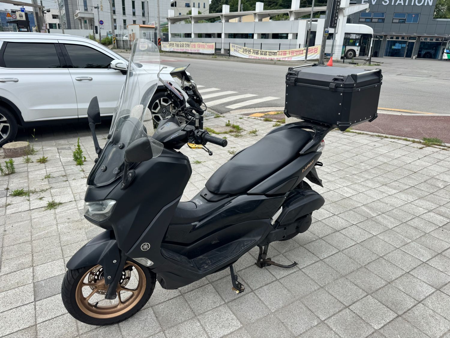 야마하 NMAX 125 more