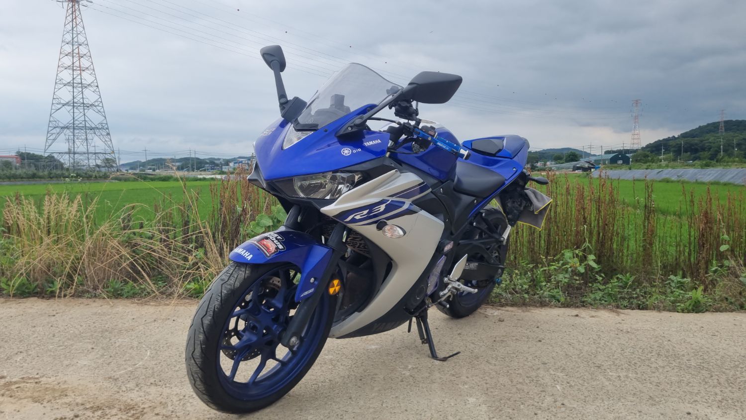 야마하 YZF R3 more