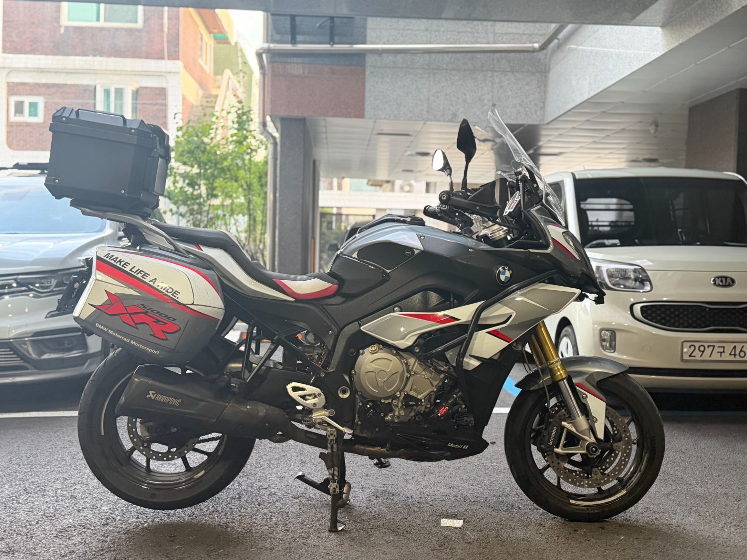 BMW S 1000 XR more