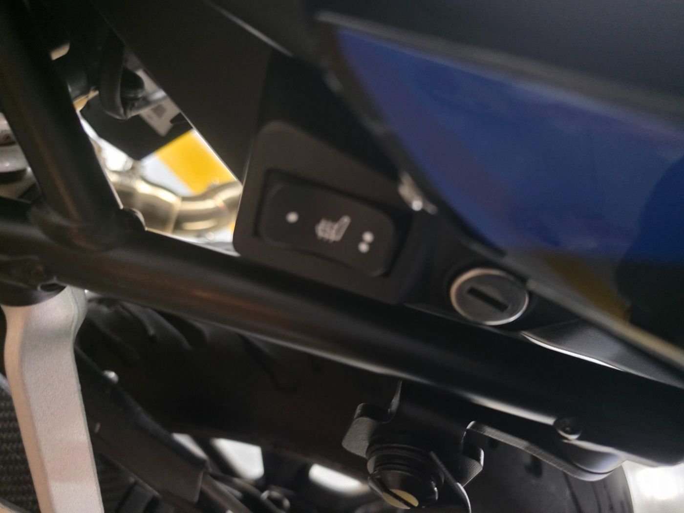 BMW R 1250 R 2023 블루 사진 4